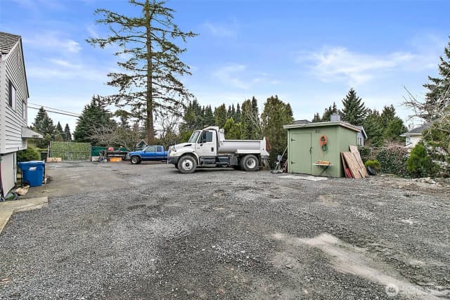 Property photo for 2416 Ne 16th Street, Renton photo 4
