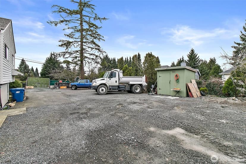 Property photo for 2416 Ne 16th Street, Renton photo 4