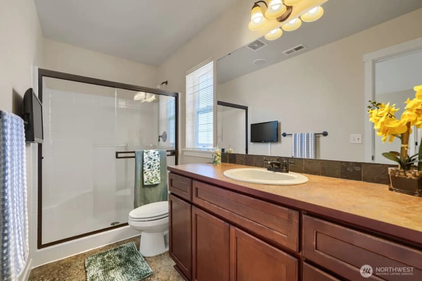 Property photo for 2405 192nd Place Sw, Lynnwood photo 13
