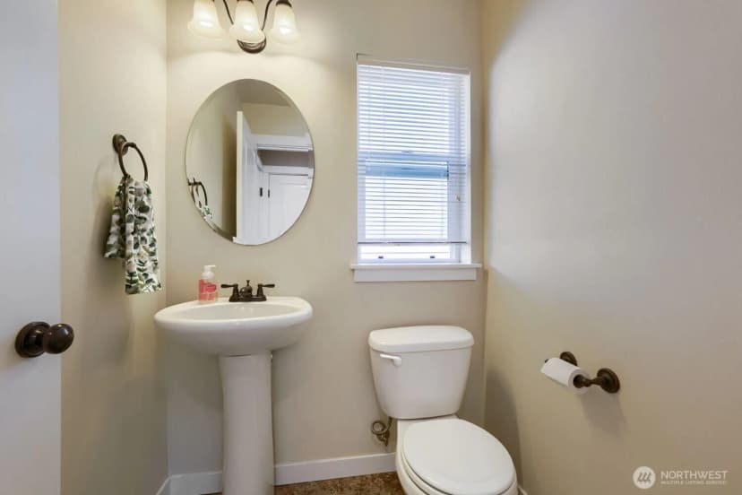 Property photo for 2405 192nd Place Sw, Lynnwood photo 9