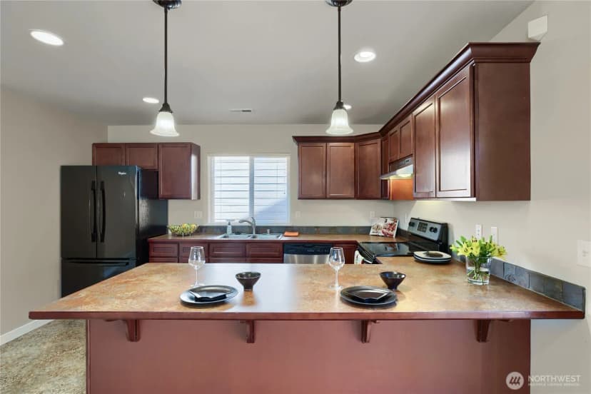 Property photo for 2405 192nd Place Sw, Lynnwood photo 8