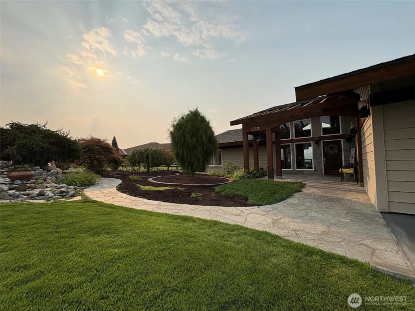 Property photo for 522 Hillcrest Circle Drive, Omak photo 3