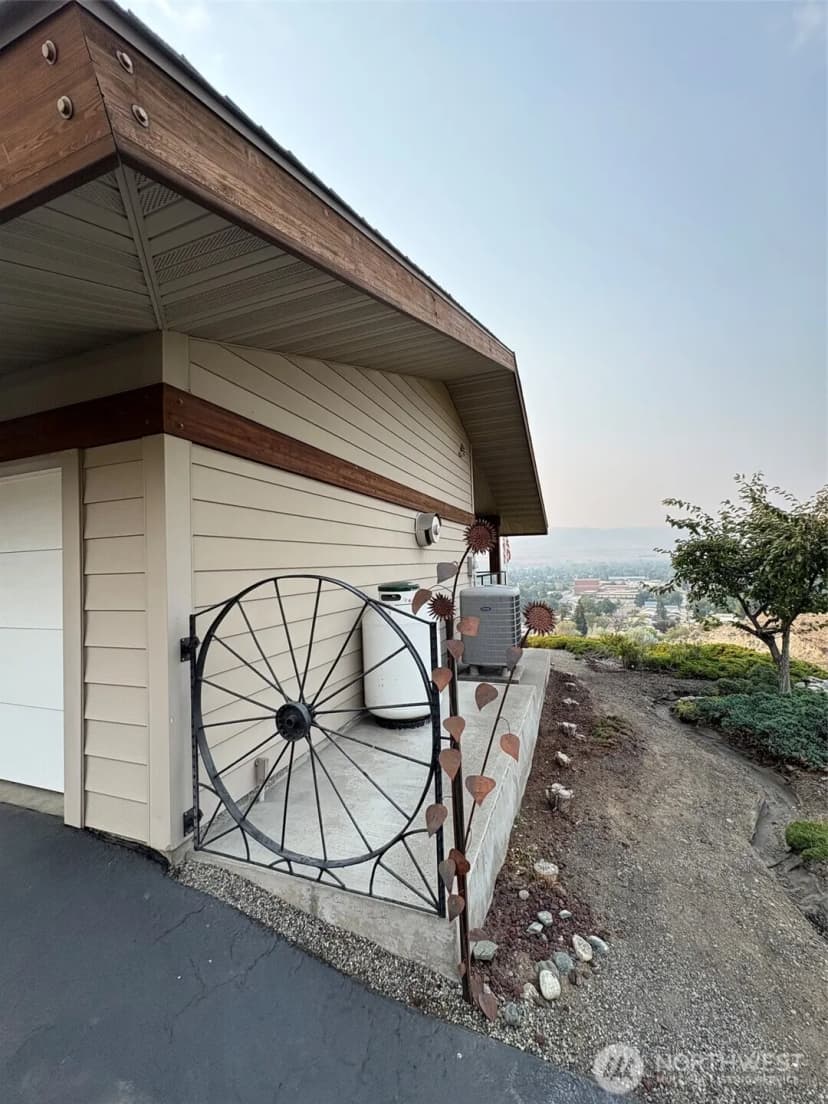 Property photo for 522 Hillcrest Circle Drive, Omak photo 30