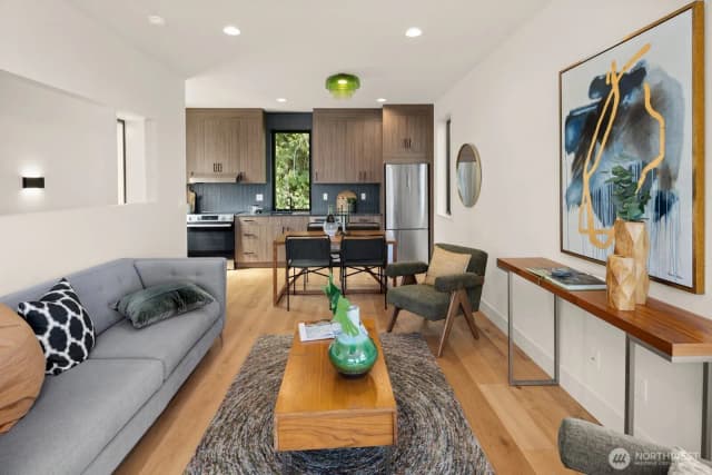 Property photo for 1417 B 36th Avenue S #2, Seattle photo 4