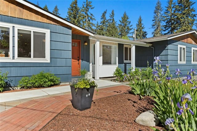 Property photo for 2011 145th Avenue Se, Bellevue photo 4
