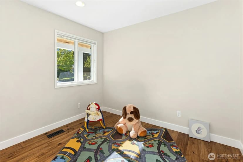 Property photo for 2011 145th Avenue Se, Bellevue photo 27