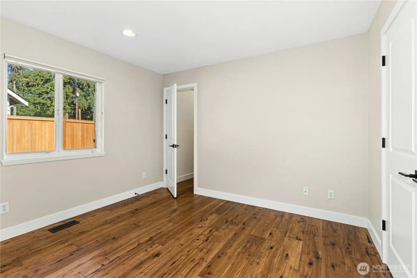 Property photo for 2011 145th Avenue Se, Bellevue photo 23