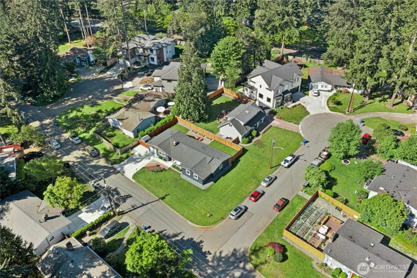 Property photo for 2011 145th Avenue Se, Bellevue photo 33