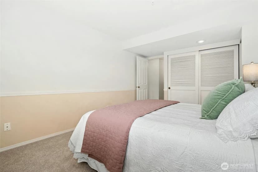 Property photo for 7111 134th Court Se #d3, Newcastle photo 21
