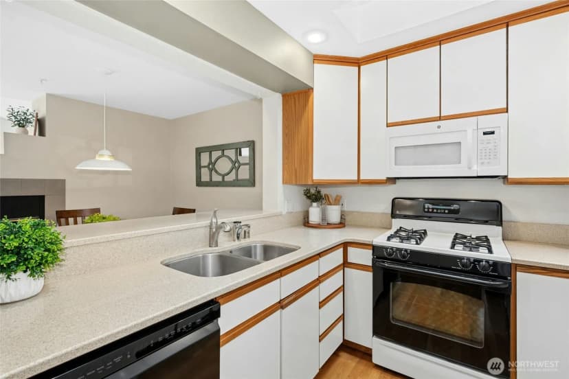 Property photo for 7111 134th Court Se #d3, Newcastle photo 10