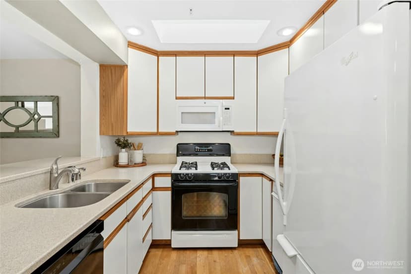 Property photo for 7111 134th Court Se #d3, Newcastle photo 11