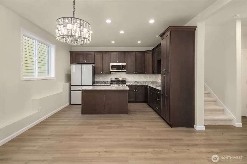 Property photo for 2117 Sw 103rd Place, Seattle photo 11