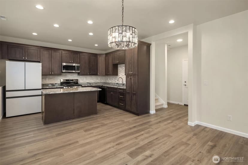 Property photo for 2117 Sw 103rd Place, Seattle photo 12