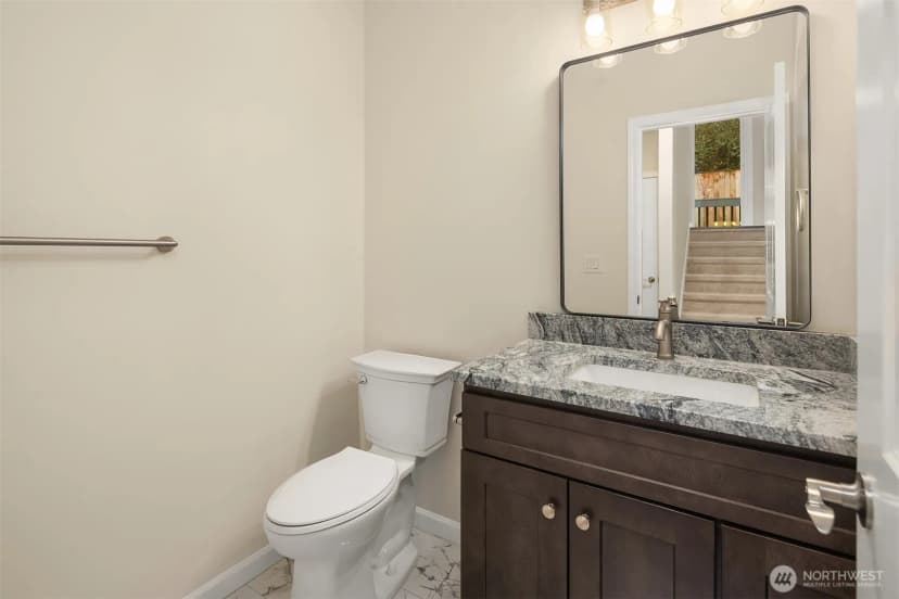 Property photo for 2117 Sw 103rd Place, Seattle photo 17