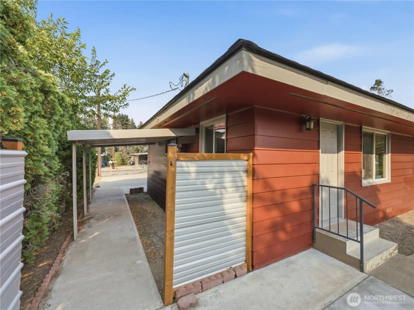 Property photo for 567 Dayton Avenue, East Wenatchee photo 36