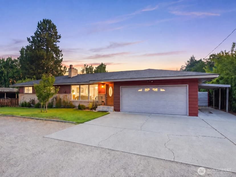 Property photo for 567 Dayton Avenue, East Wenatchee