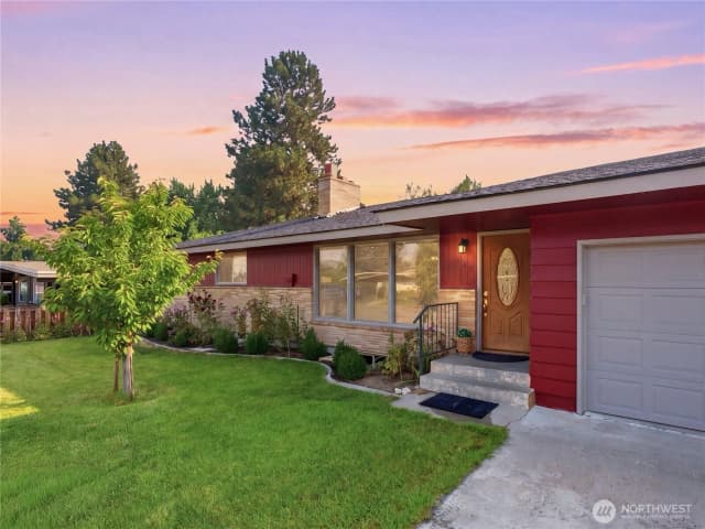 Property photo for 567 Dayton Avenue, East Wenatchee photo 3