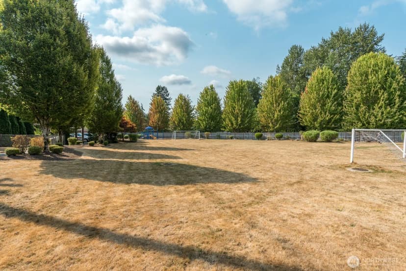 Property photo for 10004 12th Dr Se, Everett photo 30