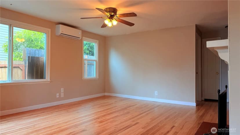 Property photo for 11522 8th Avenue Ne, Seattle photo 6