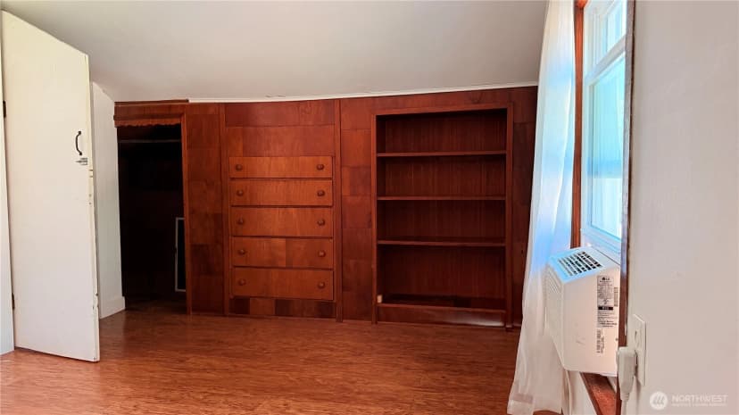 Property photo for 11522 8th Avenue Ne, Seattle photo 18