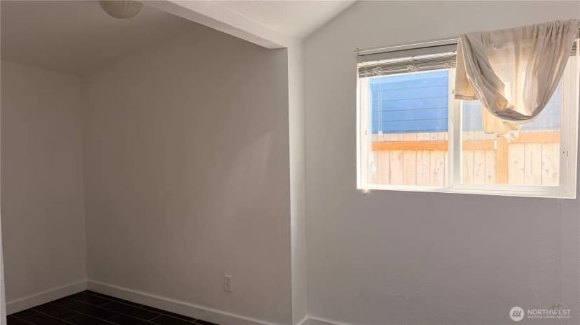 Property photo for 11522 8th Avenue Ne, Seattle photo 12