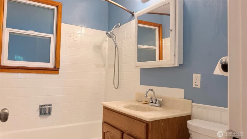 Property photo for 11522 8th Avenue Ne, Seattle photo 15