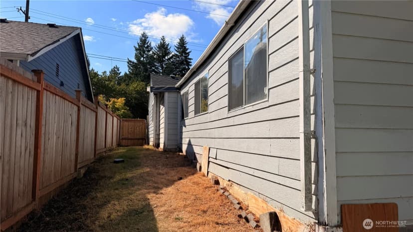 Property photo for 11522 8th Avenue Ne, Seattle photo 22