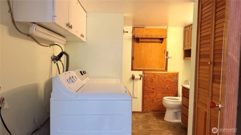 Property photo for 11522 8th Avenue Ne, Seattle photo 13