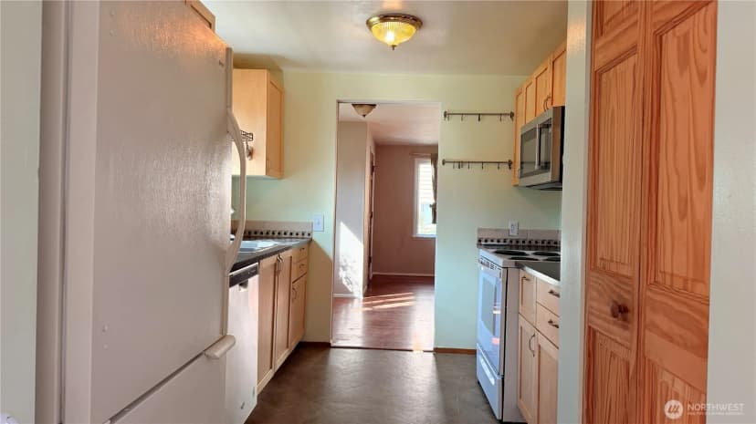 Property photo for 11522 8th Avenue Ne, Seattle photo 7