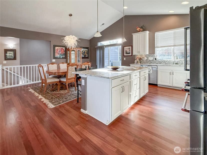 Property photo for 4541 E Broadway Street, Mount Vernon photo 9