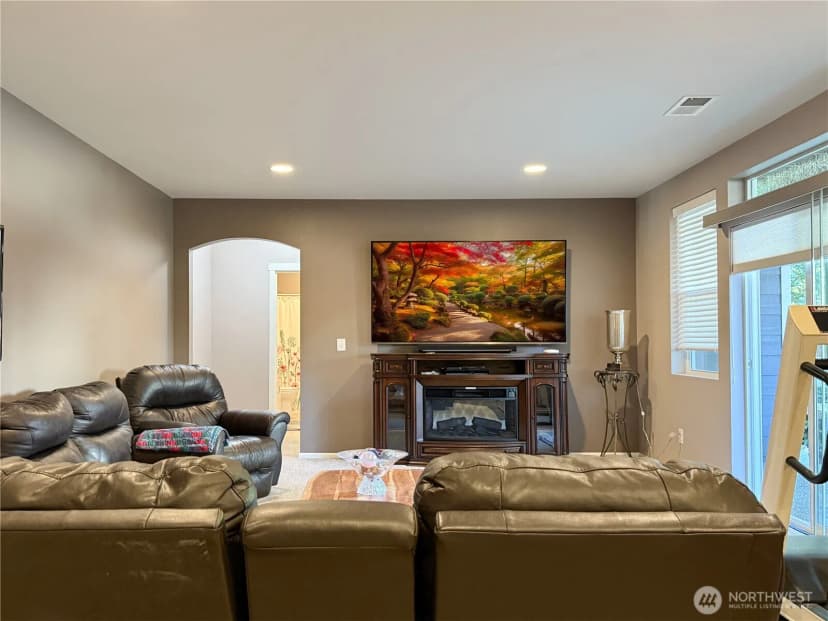 Property photo for 4541 E Broadway Street, Mount Vernon photo 24
