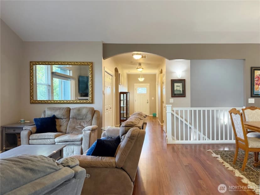 Property photo for 4541 E Broadway Street, Mount Vernon photo 3