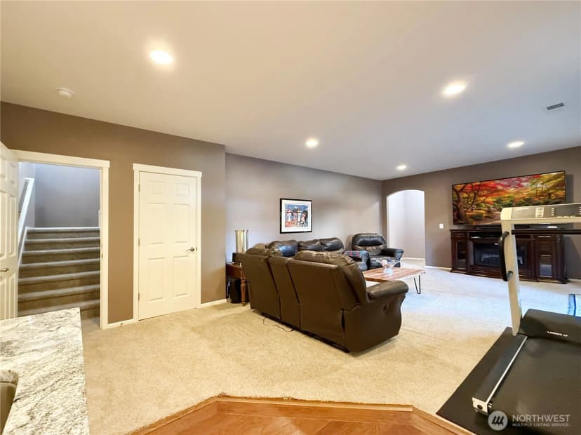 Property photo for 4541 E Broadway Street, Mount Vernon photo 27