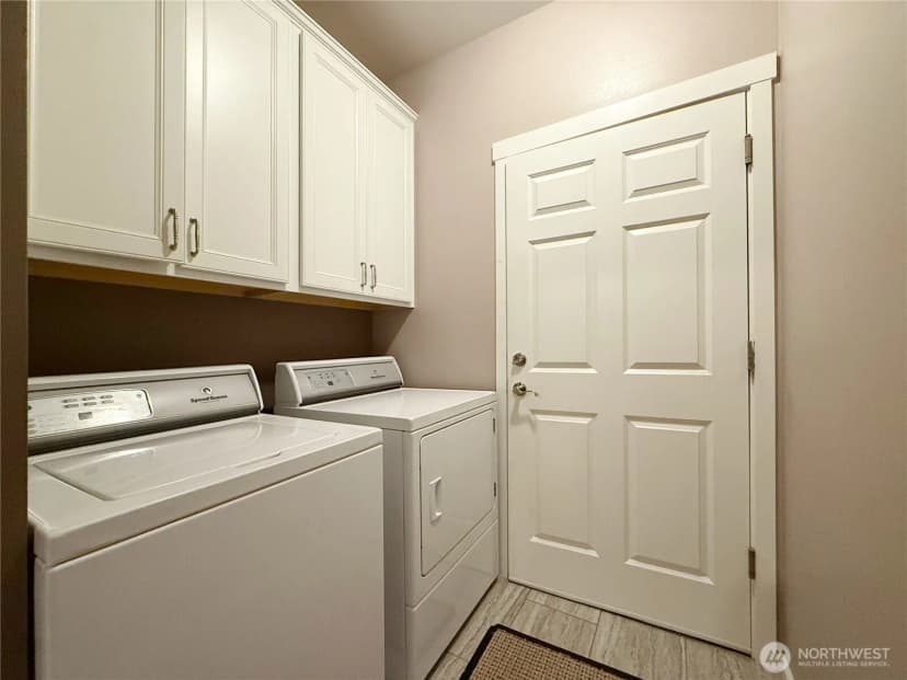 Property photo for 4541 E Broadway Street, Mount Vernon photo 15