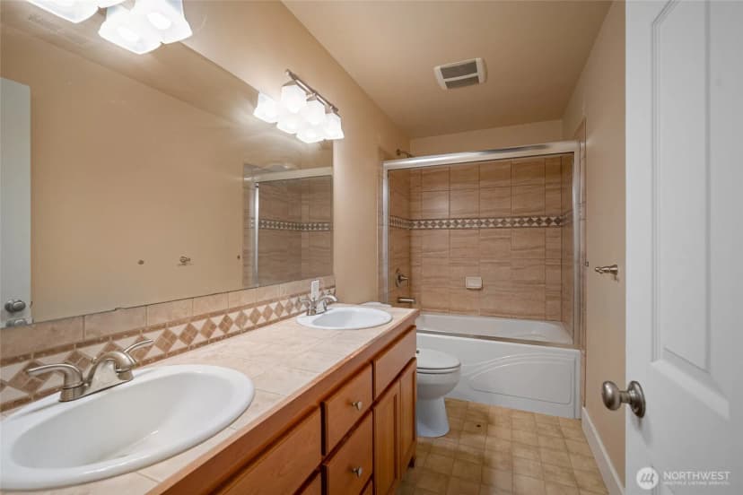 Property photo for 496 Harvest Edge Pl, Burlington photo 32