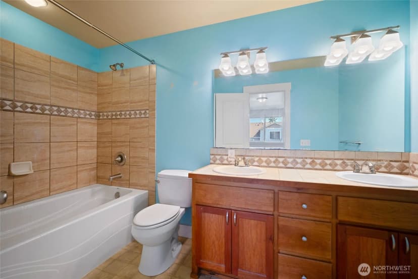 Property photo for 496 Harvest Edge Pl, Burlington photo 25