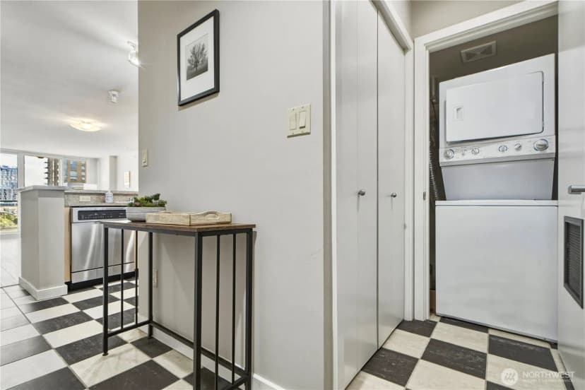 Property photo for 1100 106th Avenue Ne #704, Bellevue photo 13