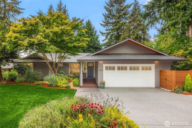 Property photo for 8636 Se 75th Place, Mercer Island