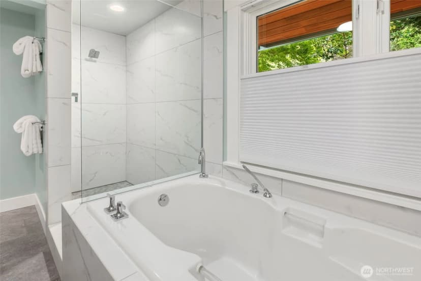 Property photo for 8636 Se 75th Place, Mercer Island photo 19