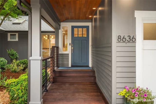 Property photo for 8636 Se 75th Place, Mercer Island photo 2