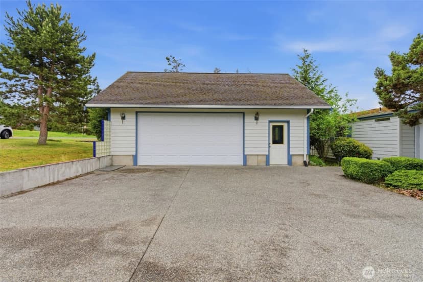 Property photo for 3244 Mardell Drive, Langley photo 5