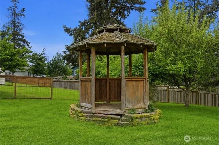 Property photo for 3244 Mardell Drive, Langley photo 35