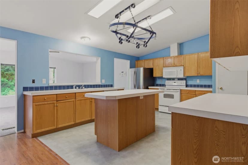 Property photo for 3244 Mardell Drive, Langley photo 8