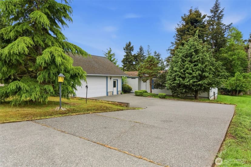 Property photo for 3244 Mardell Drive, Langley photo 2