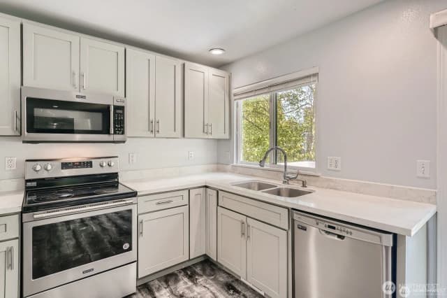 Property photo for 11716 Se 264th Place, Kent photo 5
