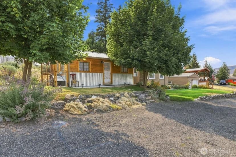 Property photo for 810 Spokane Way, Grand Coulee photo 2