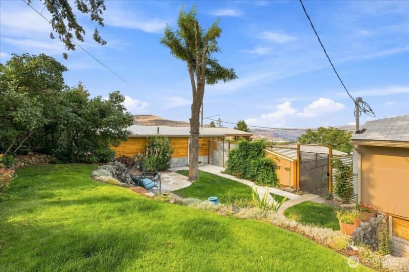 Property photo for 810 Spokane Way, Grand Coulee photo 11