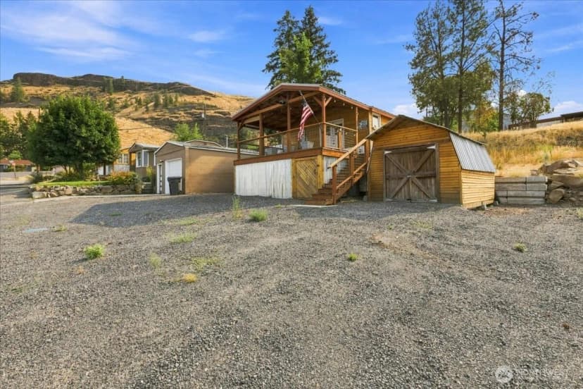 Property photo for 810 Spokane Way, Grand Coulee photo 5