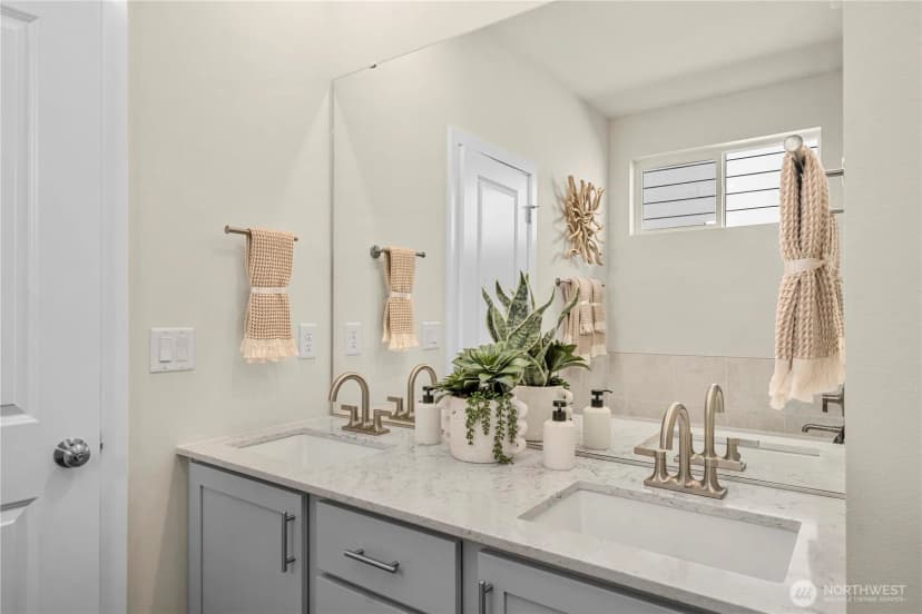 Property photo for 3923 Flat Top Drive, Bremerton photo 25