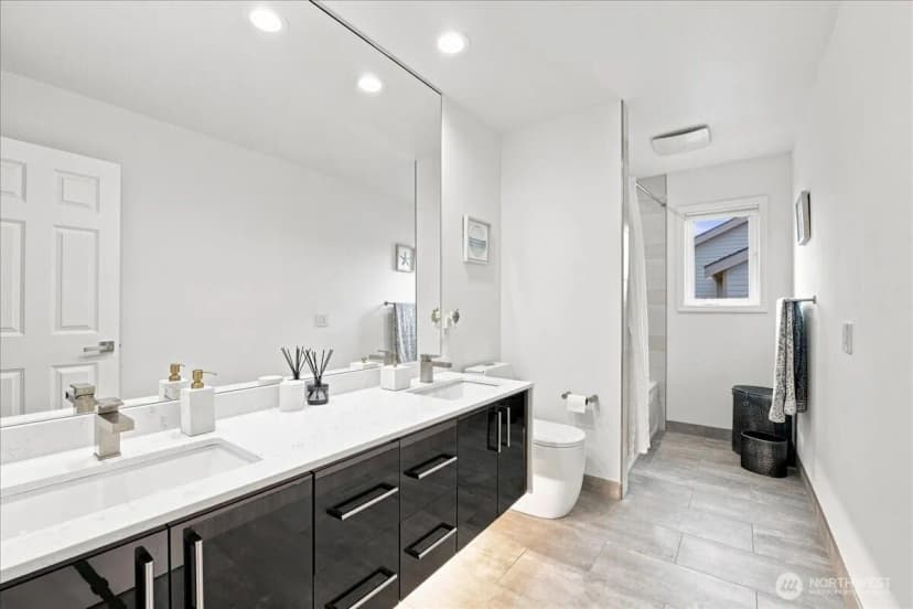 Property photo for 7525 120th Place Se, Newcastle photo 19